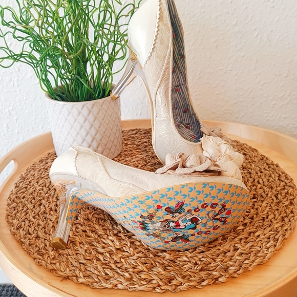 Irregular Choice Cream & Gold Shoes Size 40 - Picture 2 of 5